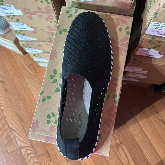 Isle Jacobsen Men’s Shoes - Picture 4 of 4